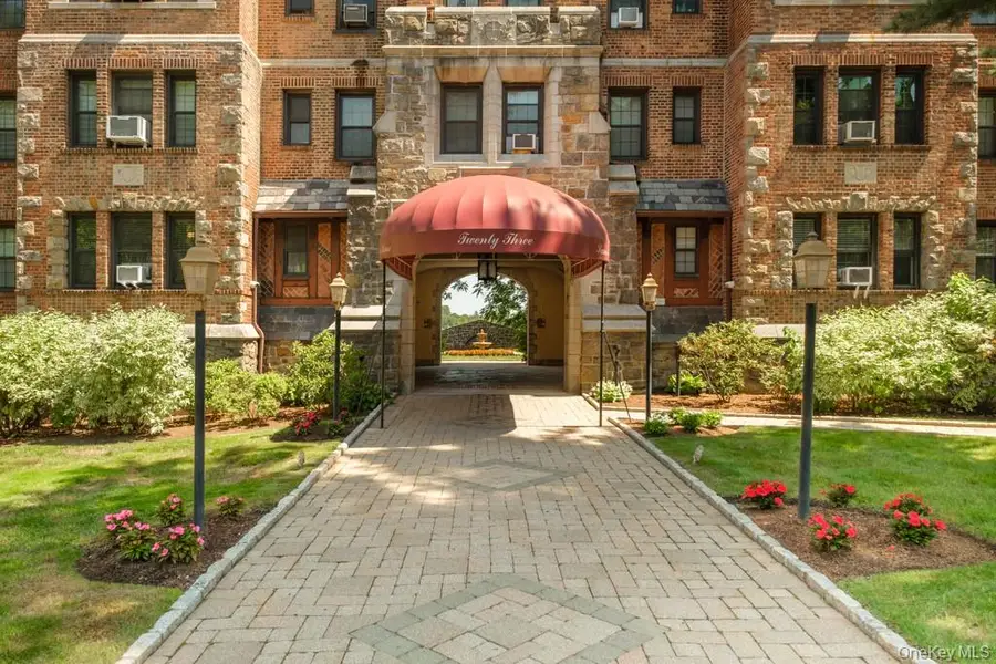 23 Old Mamaroneck Road #1M, White Plains, NY 10605 - Image #3