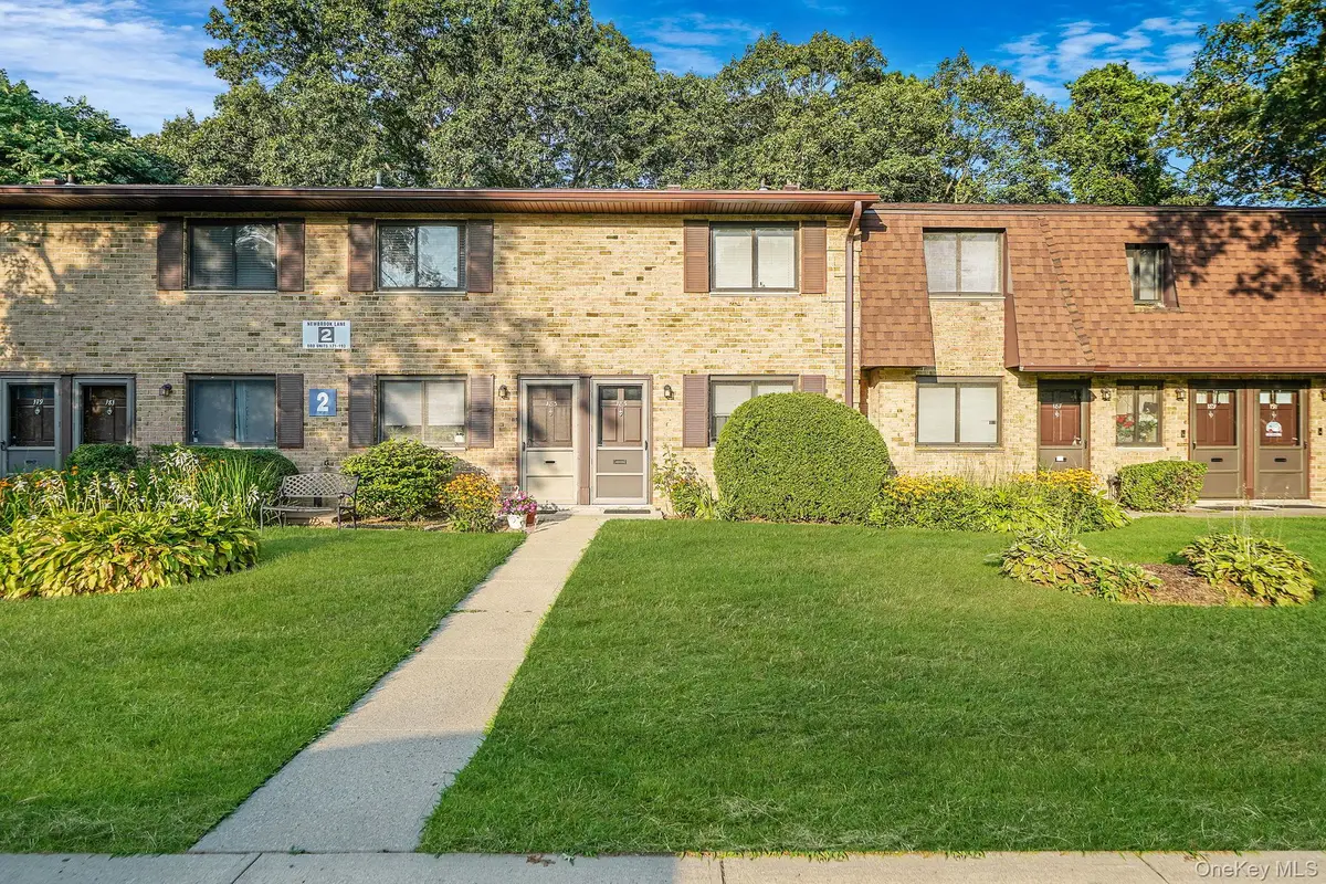 185 Newbrook #185, Bay Shore, NY 11706 - Image #1