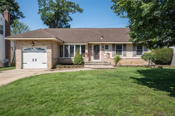 930 W Shelley Road, Bellmore, NY 11710