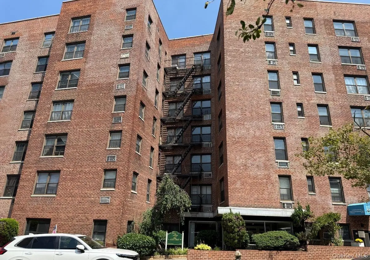63-95 Austin Street #6G, Rego Park, NY 11374 - Image #1