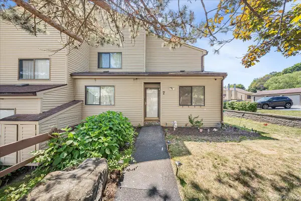 7 Sycamore Court, Highland Mills, NY 10930