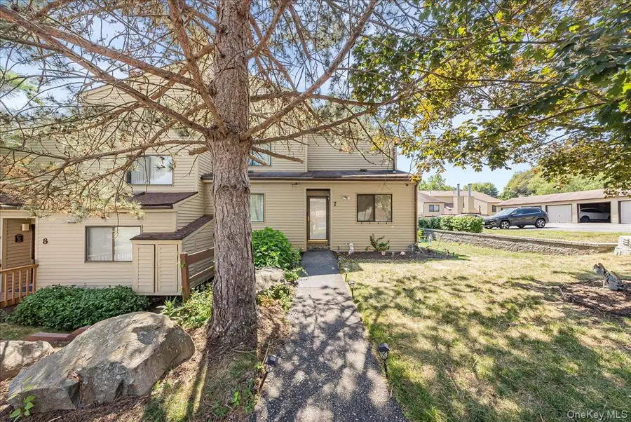 7 Sycamore Court, Highland Mills, NY 10930 - Image #2