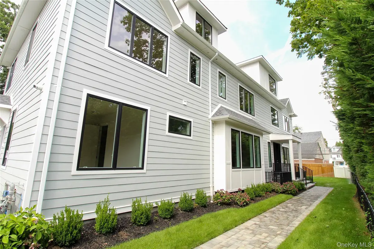 8 Sealy Drive, Lawrence, NY 11559 - Image #1