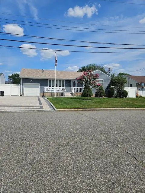 147 W 11th Street, Deer Park, NY 11729 - Image #3