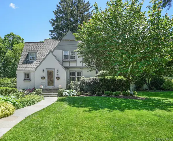 16 Coralyn Road, Scarsdale, NY 10583