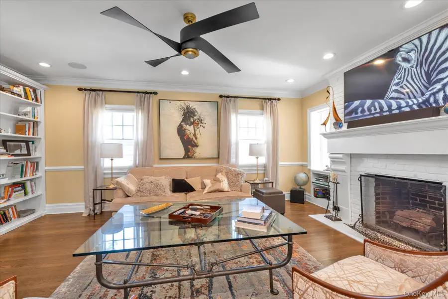 7 Stuyvesant Place, Lawrence, NY 11559 - Image #3