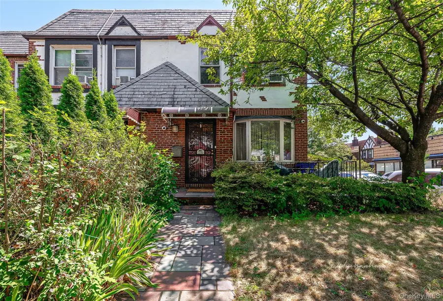 72-89 Yellowstone Boulevard, Forest Hills, NY 11375 - Image #2