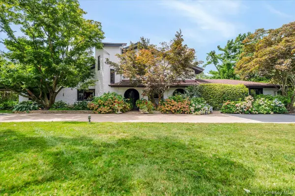 50 Cedar Lane, Babylon, NY 11702