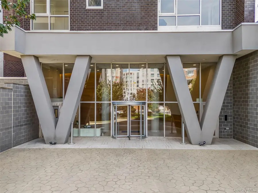 11-24 31 Avenue #12A, Astoria, NY 11106 - Image #2