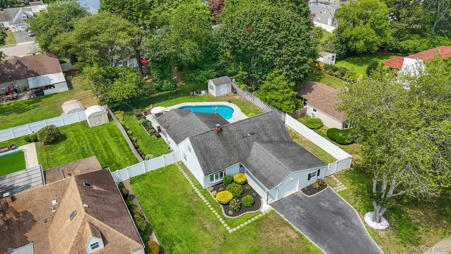 71 Sagebrush Lane, Islandia, NY 11749 - Image #2