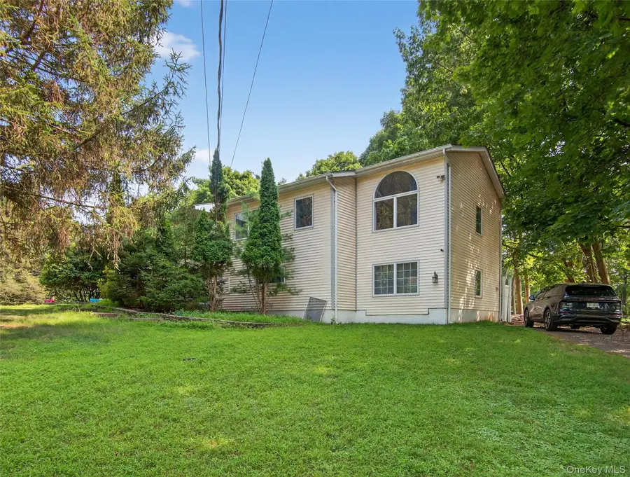 7 Eleanor Place, Airmont, NY 10952 - Image #2