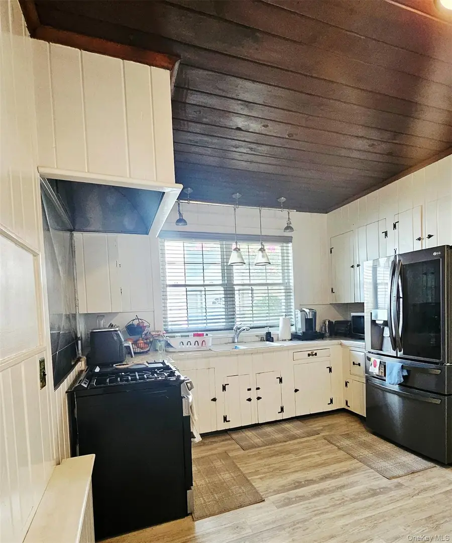 127 Hempstead Avenue, Lynbrook, NY 11563 - Image #3