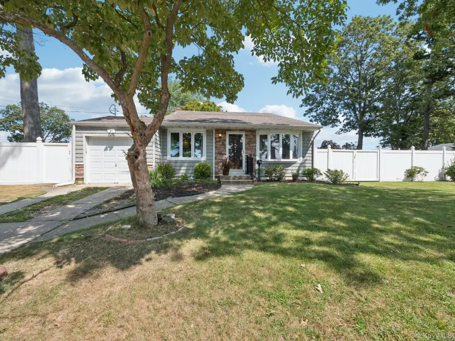 247 Woods Road, North Babylon, NY 11703 - Image #2