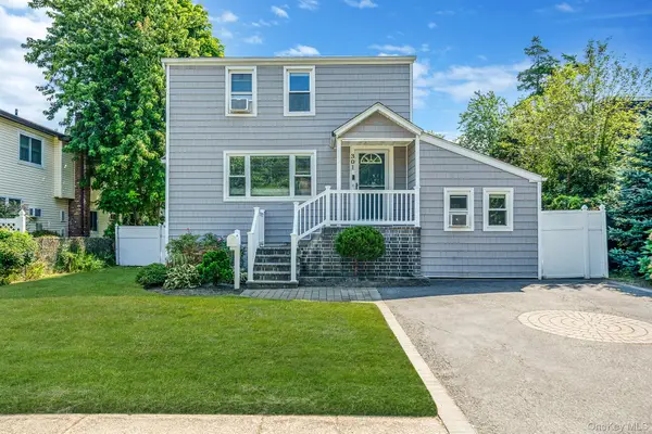 301 Center Bay Drive, West Islip, NY 11795