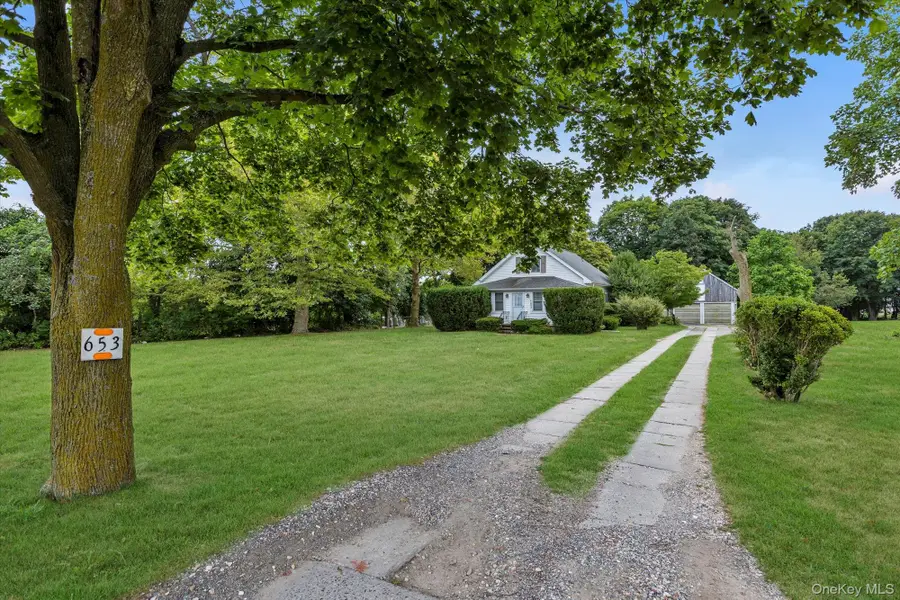 653 Main Road, Aquebogue, NY 11931 - Image #3