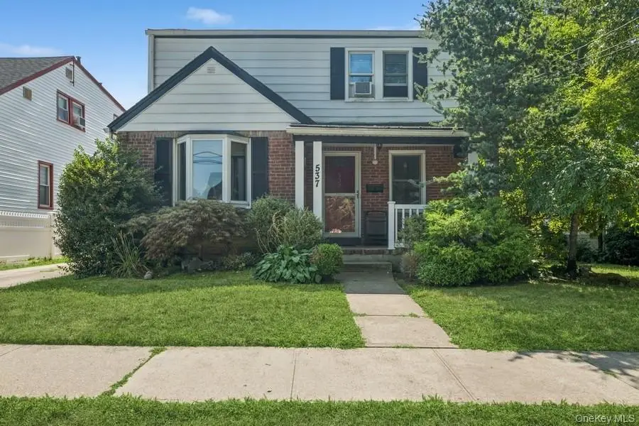 537 Madison Avenue, West Hempstead, NY 11552 - Image #2