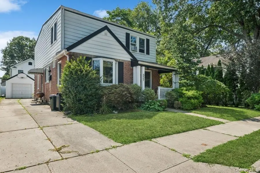537 Madison Avenue, West Hempstead, NY 11552 - Image #3