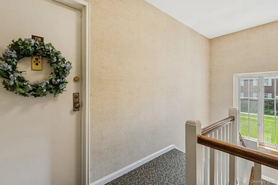 24 Nathan Hale Drive #77B, Huntington, NY 11743 - Image #3