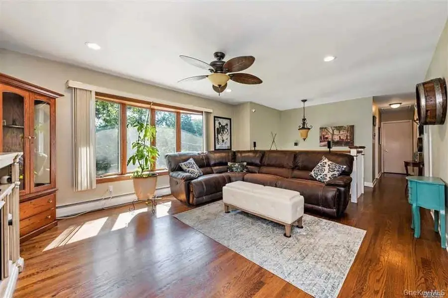 16 Maryanne Ave, Port Jefferson Station, NY 11776 - Image #2