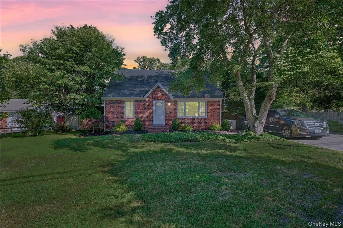 188 Donegan Avenue, East Patchogue, NY 11772 - Image #1