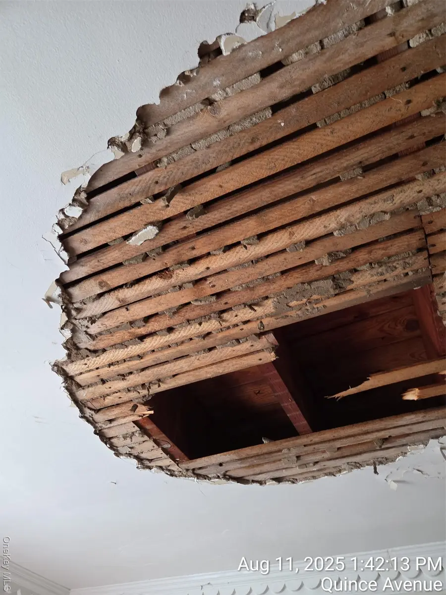 52-05 Robinson St, Flushing, NY 11335 - Image #2