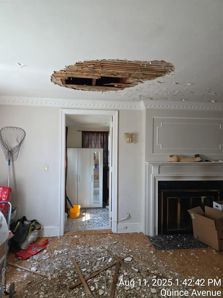 52-05 Robinson St, Flushing, NY 11335 - Image #3