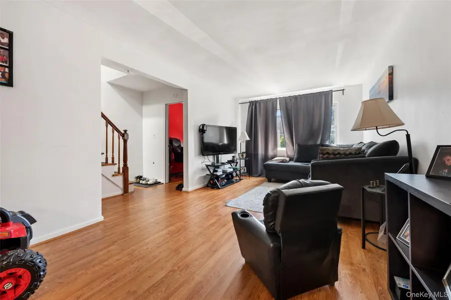 959 E 220th Street, Bronx, NY 10469 - Image #3