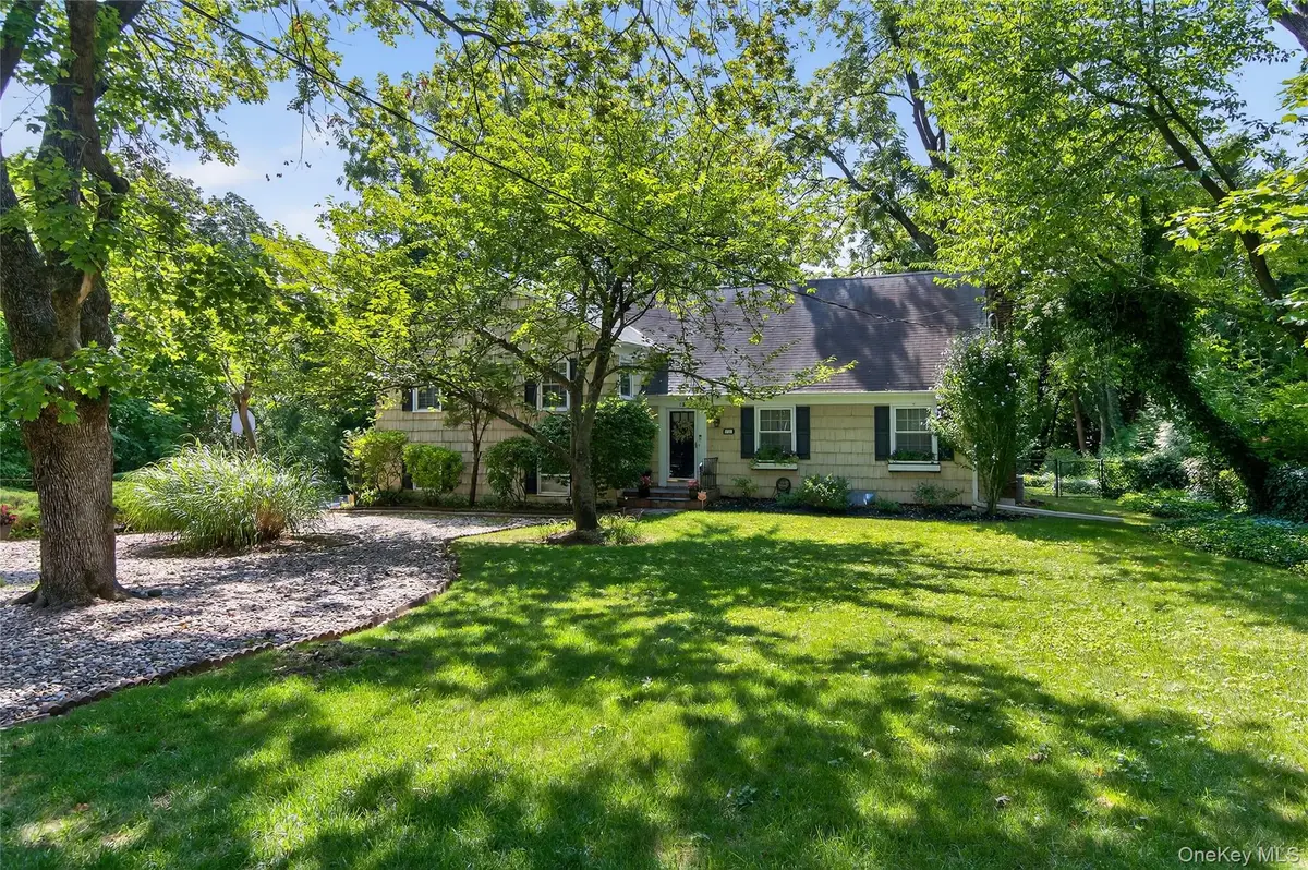 15 The Oaks, Roslyn Estates, NY 11576 - Image #1