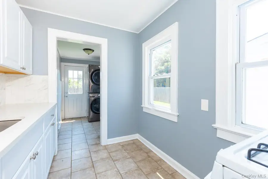 80 Kensington Court, Copiague, NY 11726 - Image #3