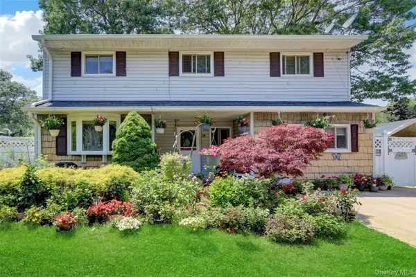 120 Avenue C, Holbrook, NY 11741