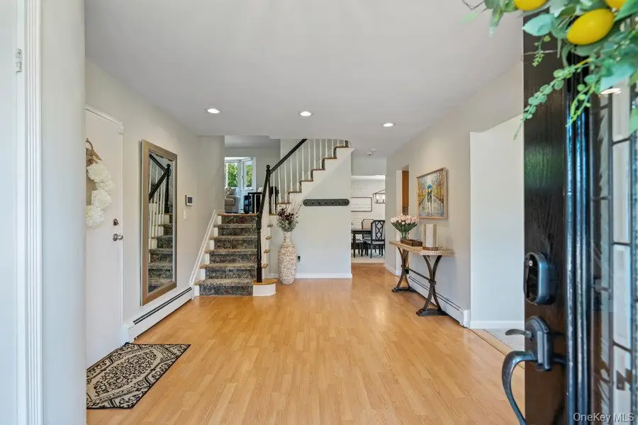 18 Lloyd Lane, Nesconset, NY 11767 - Image #2