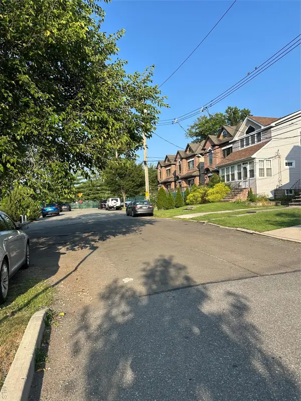 52 Pleasant Street, Staten Island, NY 10308