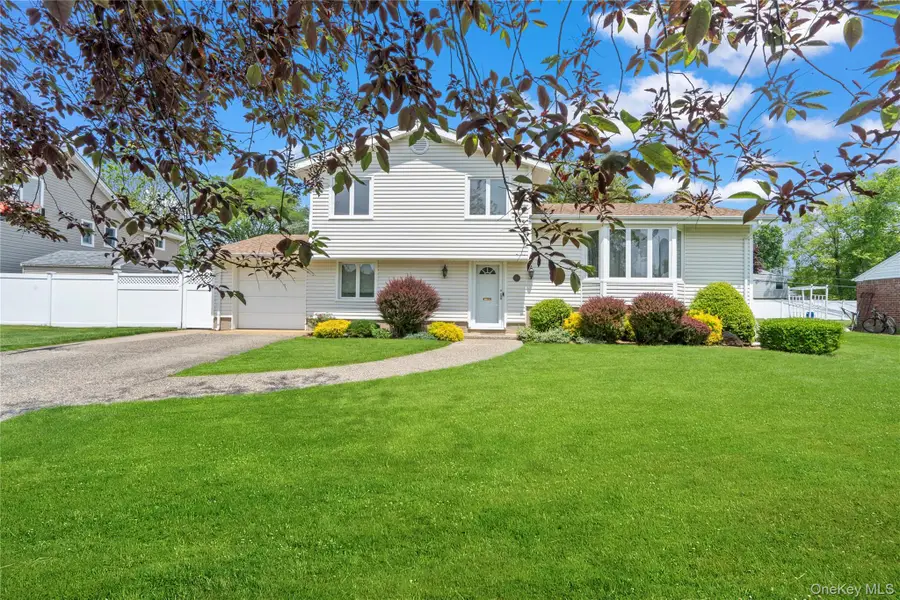 46 Saratoga Drive, Jericho, NY 11753 - Image #2