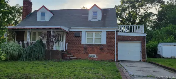 6 Newburgh Street, Elmont, NY 11003