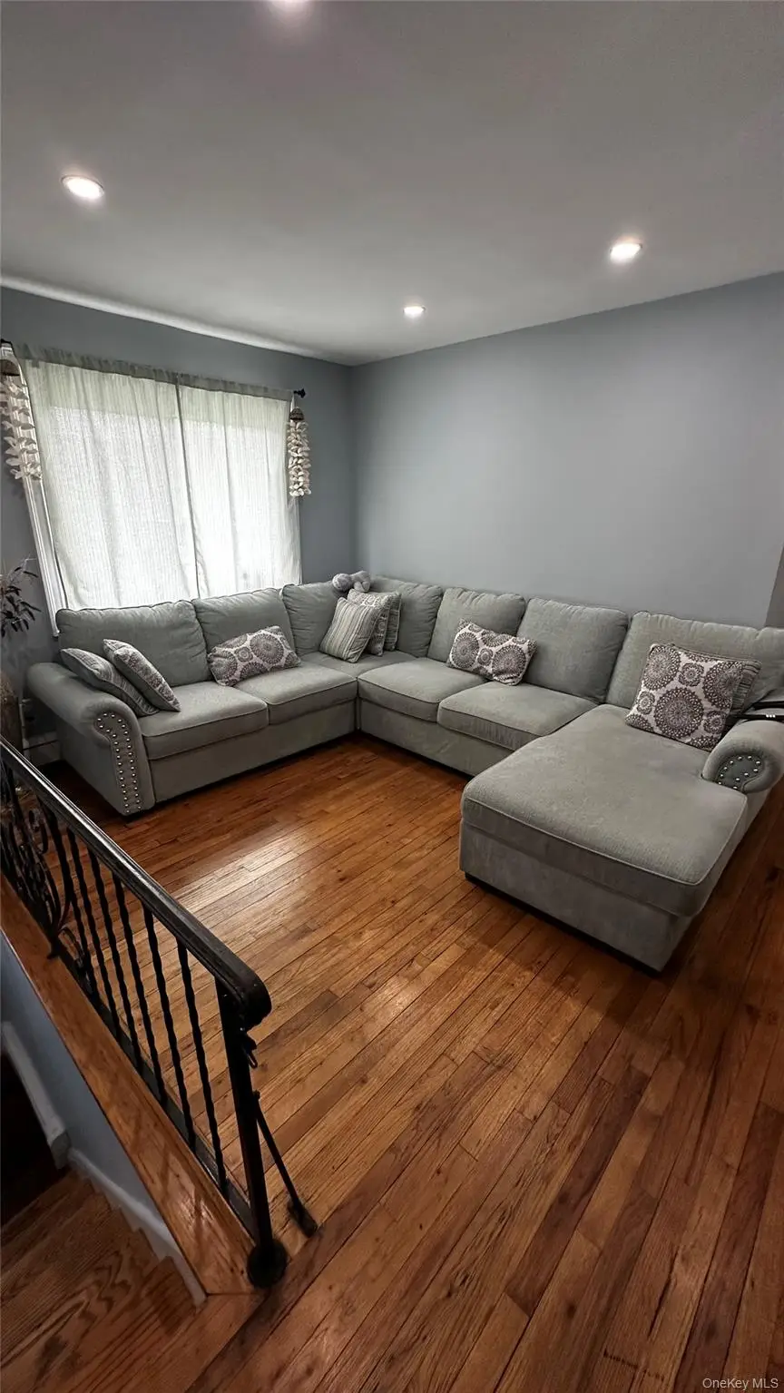 665 Commander Avenue, West Babylon, NY 11704 - Image #3