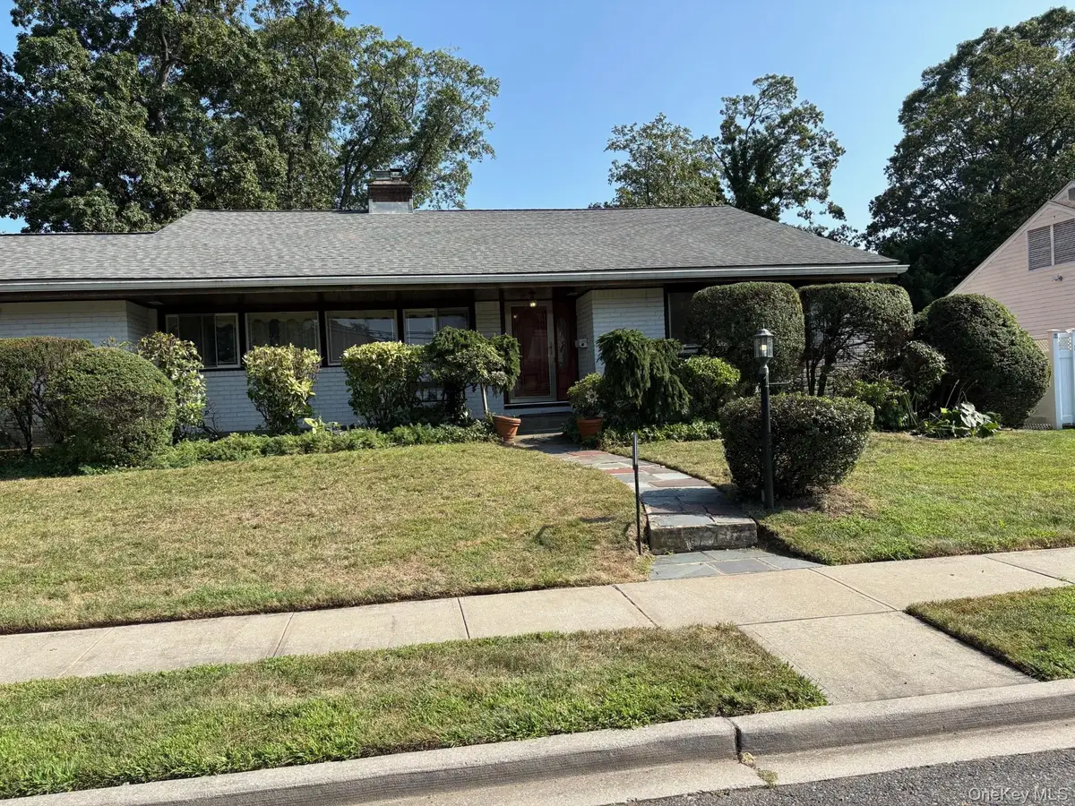 1 Willowbrook Lane, Freeport, NY 11520 - Image #1