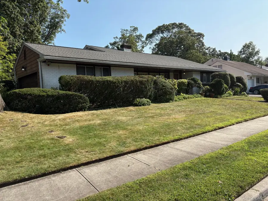 1 Willowbrook Lane, Freeport, NY 11520 - Image #2