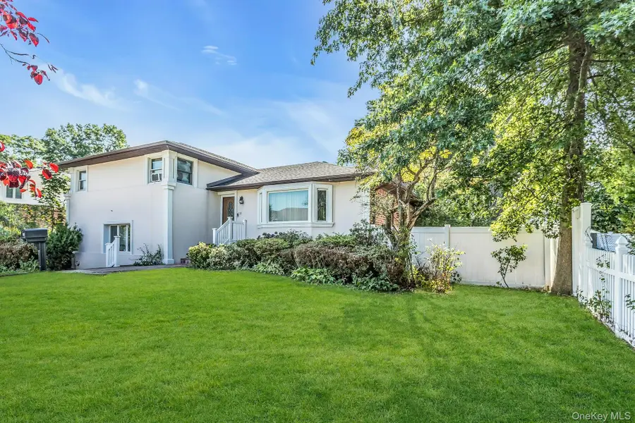 58 Pasadena Drive, Plainview, NY 11803 - Image #2