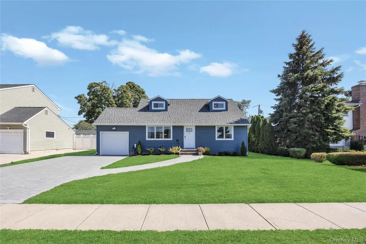 23 Peachtree Lane, Hicksville, NY 11801 - Image #1