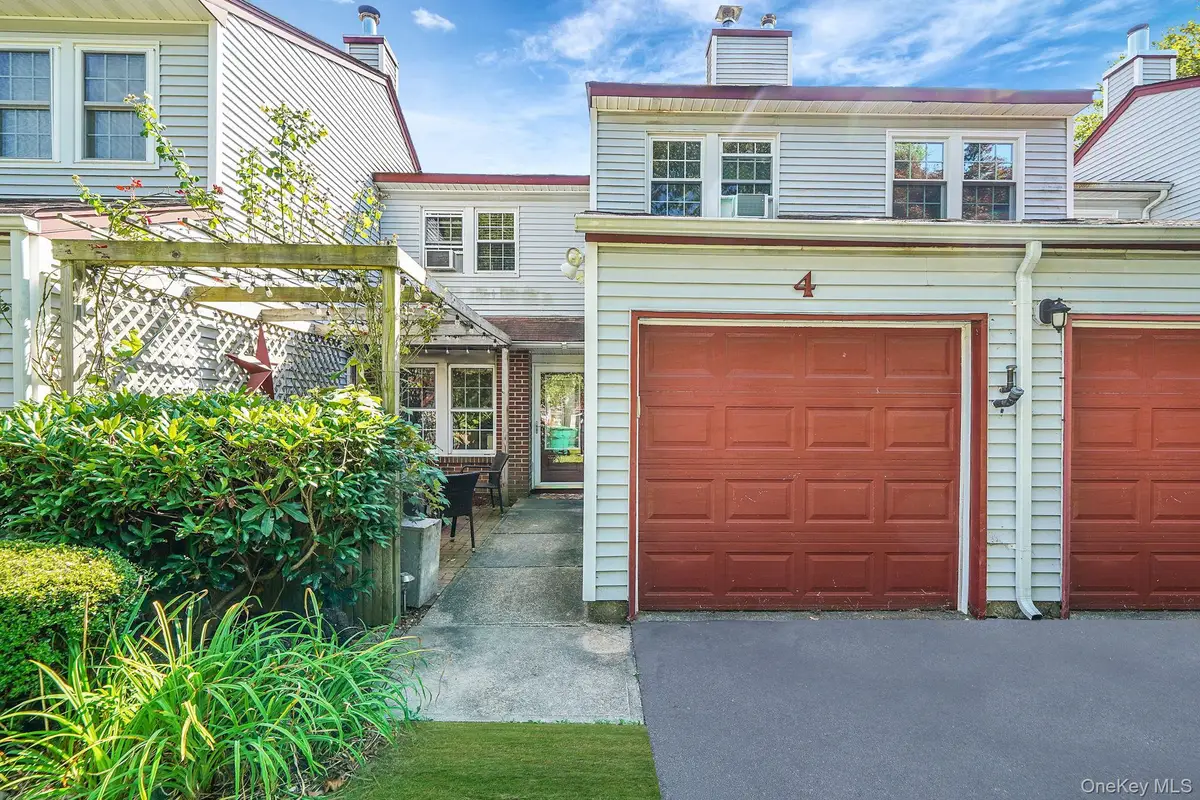 4 Georgian Court, Coram, NY 11727 - Image #1
