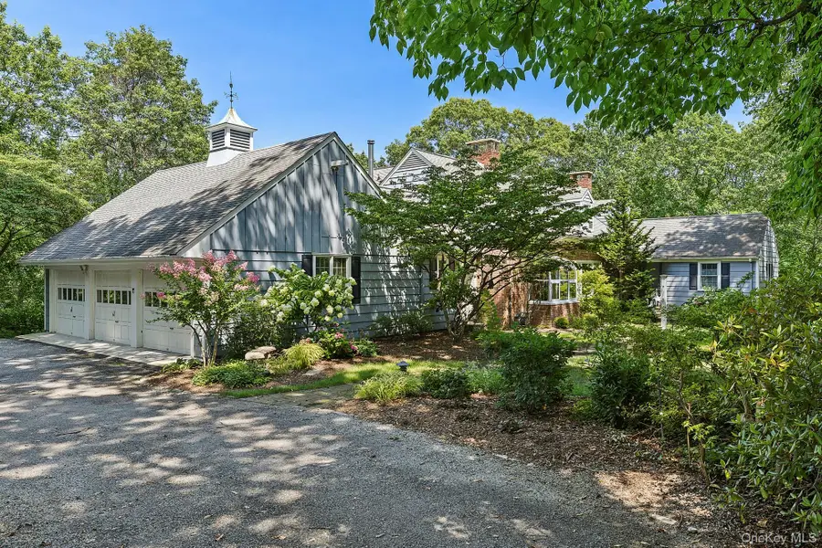 19 Beach Plum Drive, Centerport, NY 11721 - Image #2