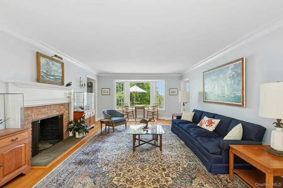 19 Beach Plum Drive, Centerport, NY 11721 - Image #3