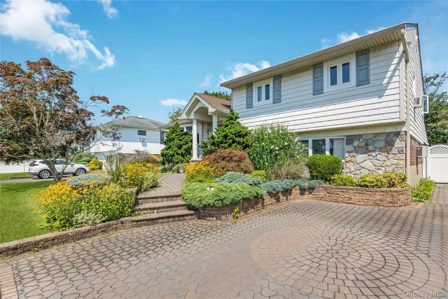 9 Cheryl Lane N, Farmingdale, NY 11735 - Image #3