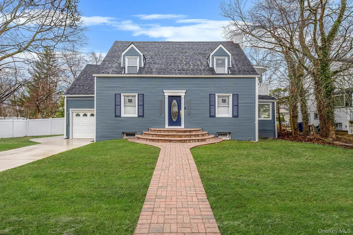 255 Moore Avenue, Freeport, NY 11520 - Image #1