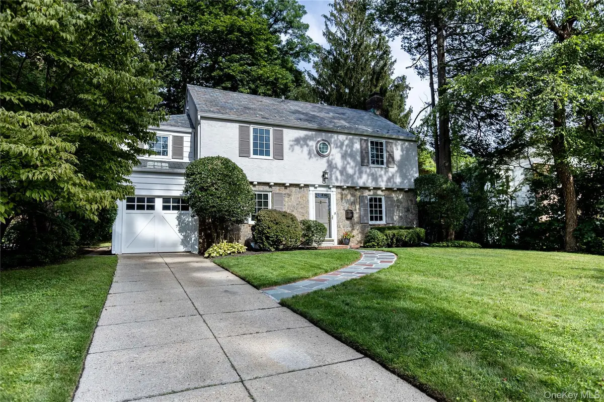 20 Mill Spring Road, Manhasset, NY 11030 - Image #1