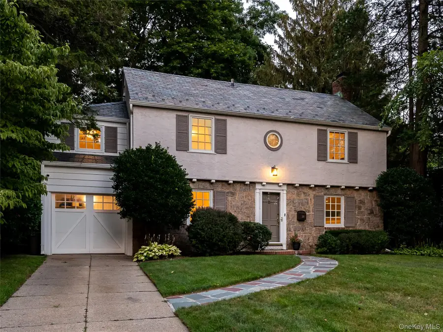 20 Mill Spring Road, Manhasset, NY 11030 - Image #2