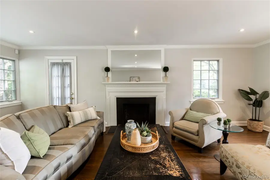 20 Mill Spring Road, Manhasset, NY 11030 - Image #3