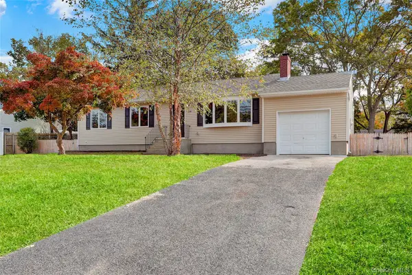 116 E Woodside Avenue, Patchogue, NY 11772