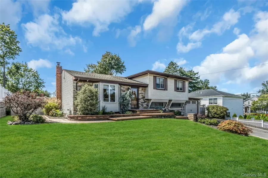 3 Harrow Lane, Old Bethpage, NY 11804 - Image #2