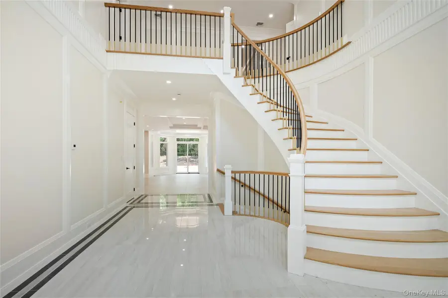 12 Quaker Ridge Drive, Brookville, NY 11545 - Image #3